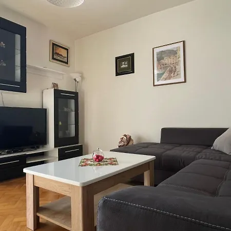 S Apartment